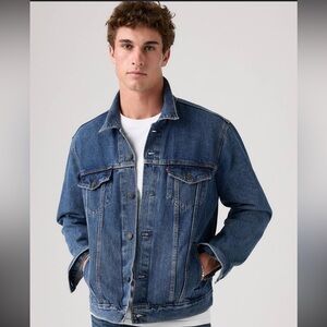 Levi's Men’s Outerwear Trucket Jacket Blue Denim Jacket Size Medium